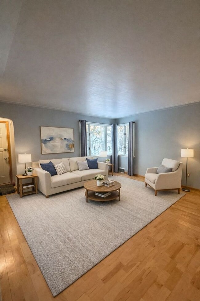 Photo - AVAILABLE NOW! - 2 Bed 1 Bath Home!