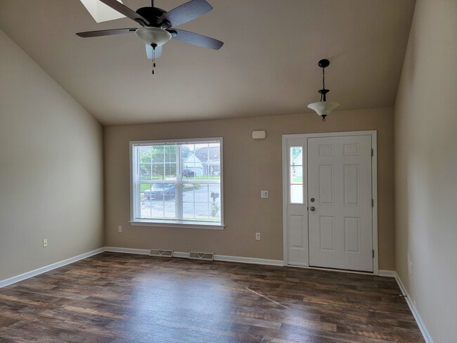 Photo - 27 Beech Ct