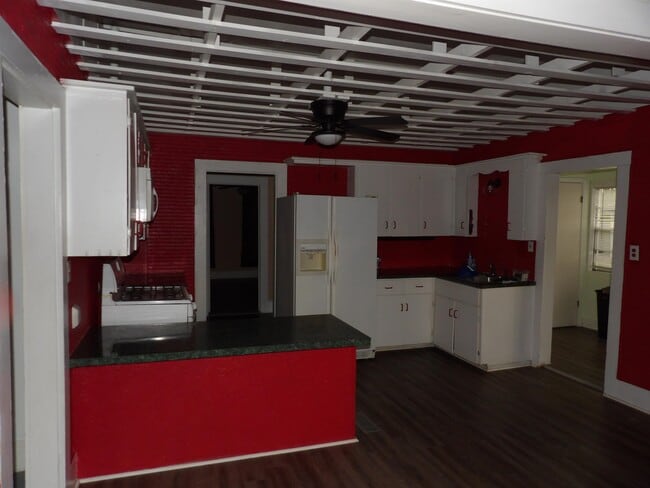Photo - 505 Ave 2 NE