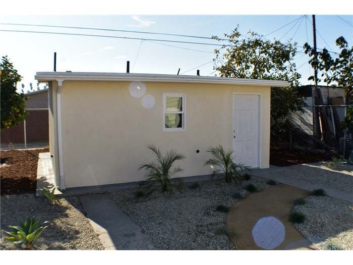 Backhouse ADU - 1138 1/2 W 52nd St