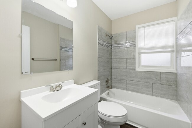 Photo - 3360 Edgeworth St