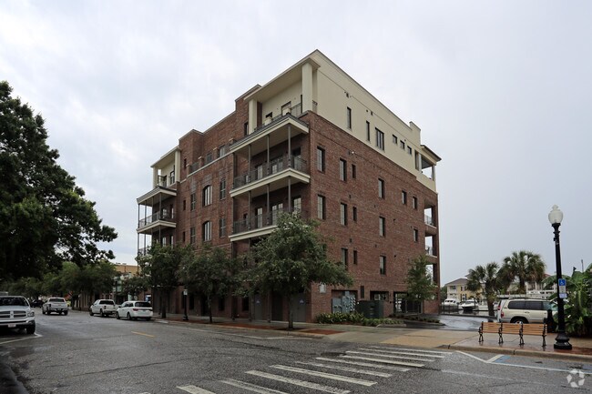 Photo - 701 S Palafox St Apartments