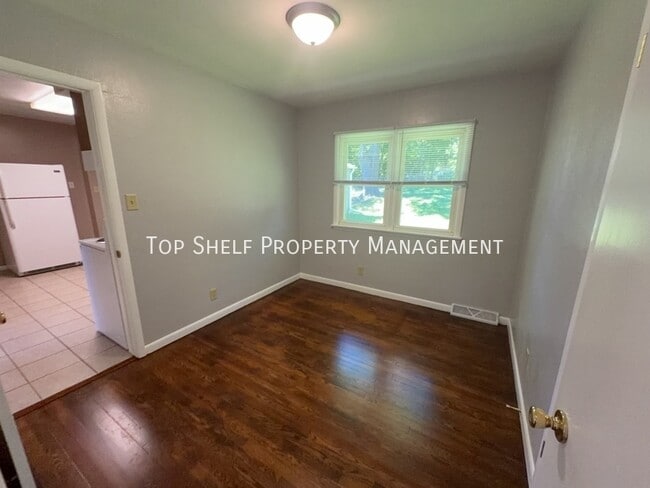 Photo - 2752 Holcomb Ave