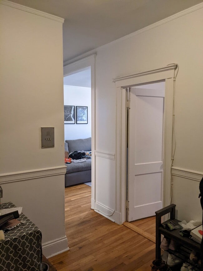 Photo - 1572 Commonwealth Ave Unidad 1