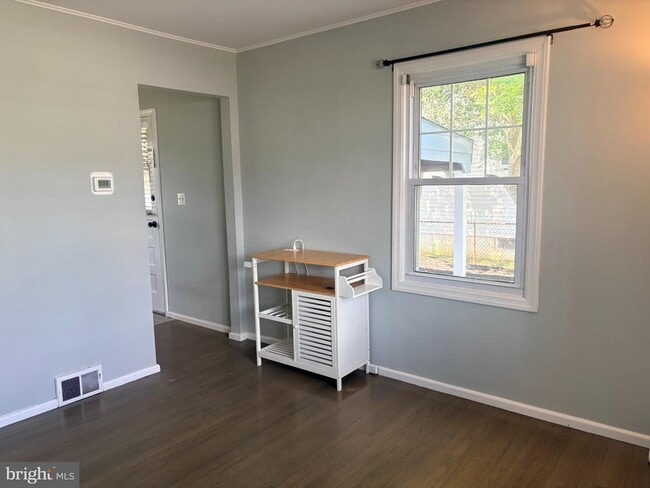 24 Forman Dr