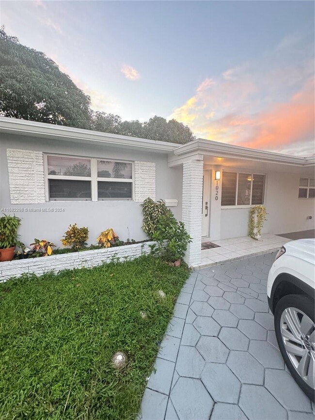 Photo - 1020 N 74th Ter