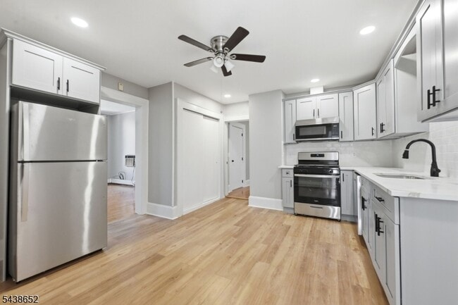 Building Photo - 508 2nd St
