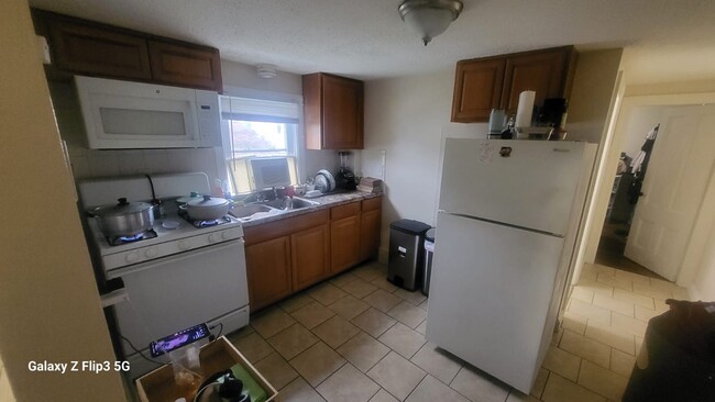 Photo - 860 Mineral Spring Ave Apartamentos Unidad 2nd floor