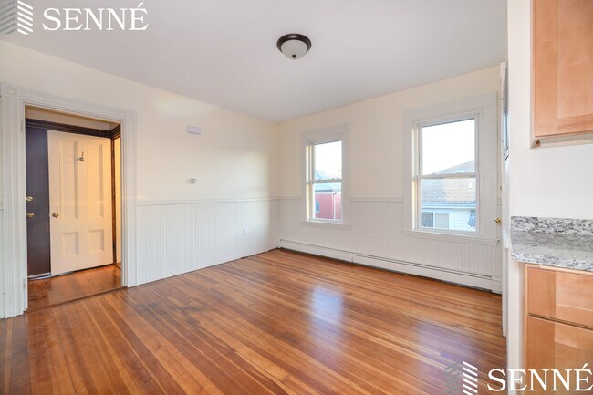 Photo - 146 Webster Ave Unit 3