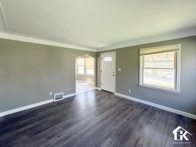 Photo - 7708 Penrod St