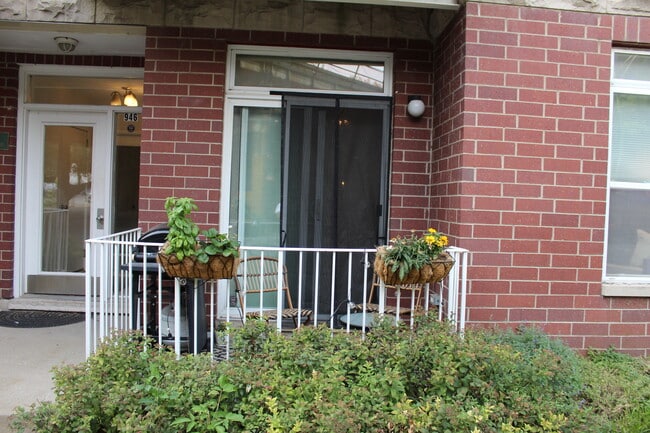 Building Photo - 946 W Fry St Unit #1e Rental