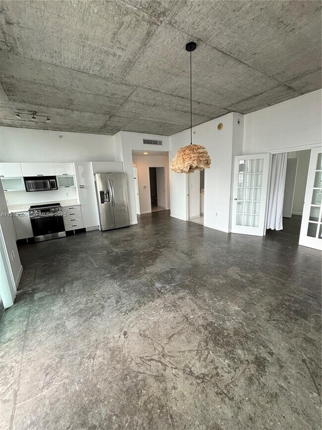 Photo - 133 NE 2nd Ave Unidad 1519