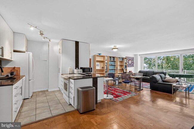 Building Photo - 1435 4th St SW Unit B306