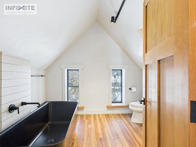 Photo - Downtown Four Bedroom!