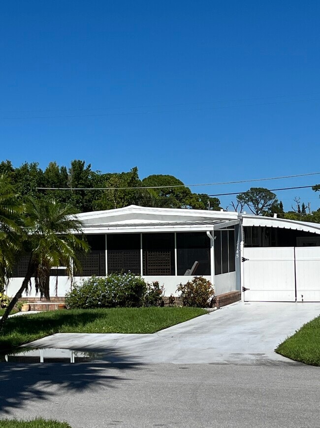Photo - 8145 SE Wren Ave