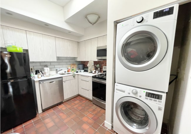 Photo - 71 Gainsborough St