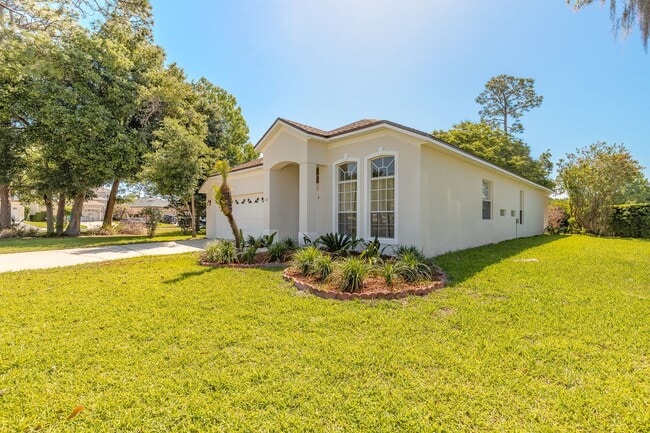 Photo - ENTER THE GATES TO TRANQUIL LIVING ! CALL OR TEXT LINDA PATTI 386.837.2882