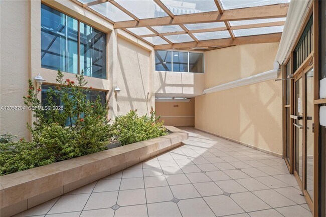 Building Photo - 2055 SW 122nd Ave Unit 418