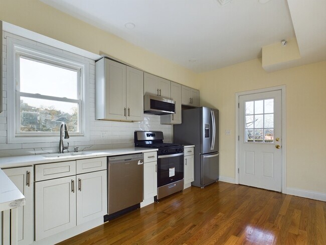 Photo - 41 Calumet St Unit 2