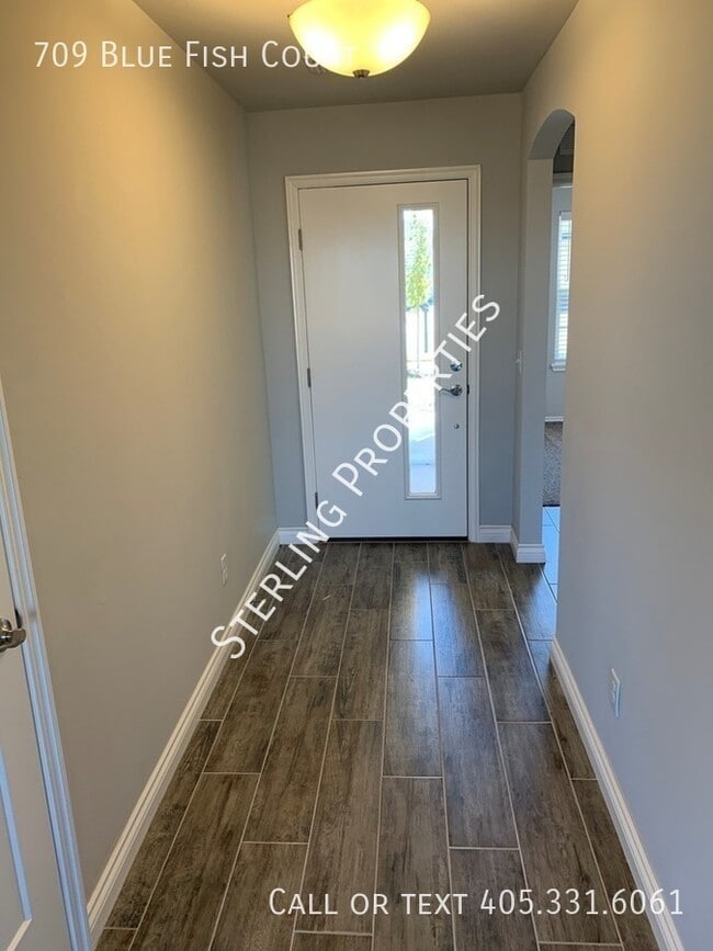 Photo - 709 Blue Fish Ct