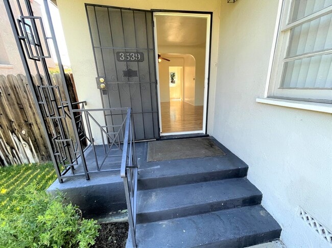 Photo - 3539-3541 Lewis Ave. Unit 3539