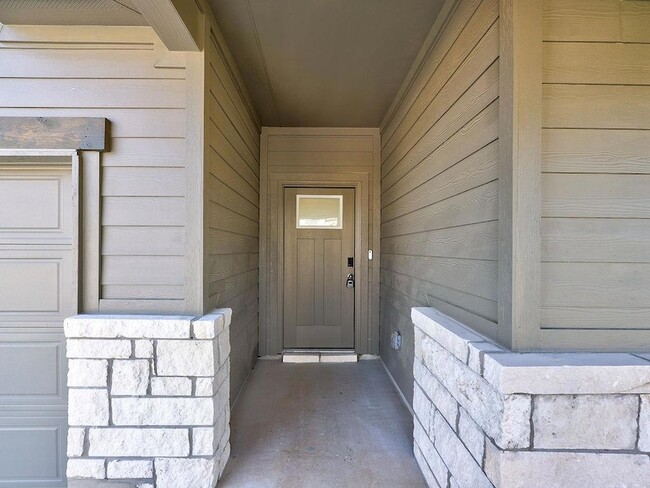 Photo - 112 Holmby Dr