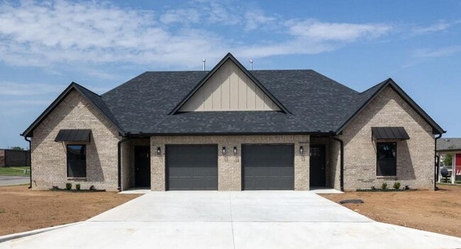 Photo - 1 Shamrock Cir House