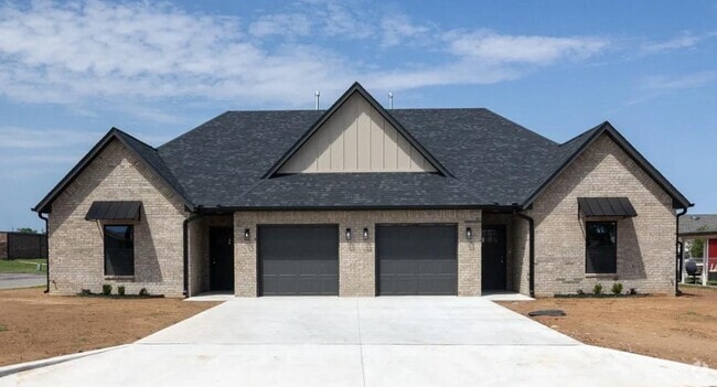 Building Photo - 1 Shamrock Cir Rental