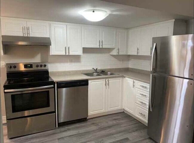 Photo - 282 E 33rd St