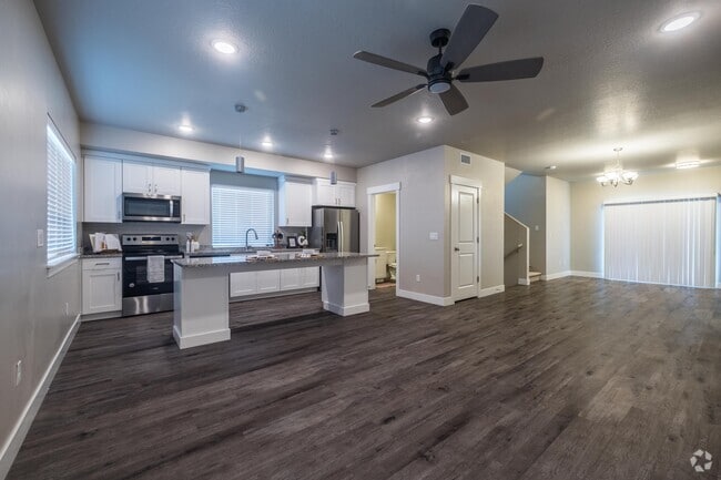 3 habitaciones, 2,5 baños - 1.680 pies cuadrados - Coyote Creek