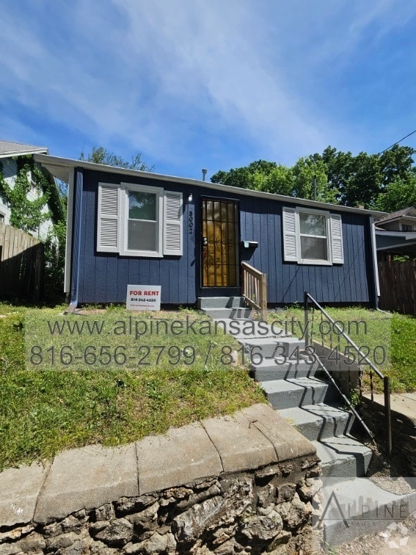 Building Photo - Updated NE Home! Section 8 READY!