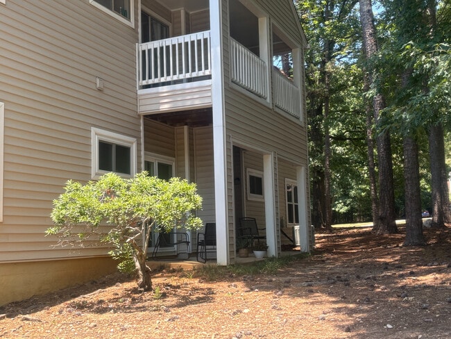 Photo - Room in Condo on Winterpointe Ln