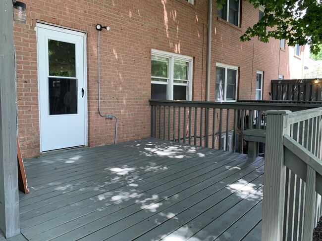Photo - 2909 Zollinger Rd