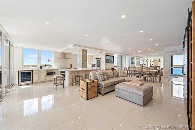 Building Photo - 5380 N Ocean Dr Unit 12a