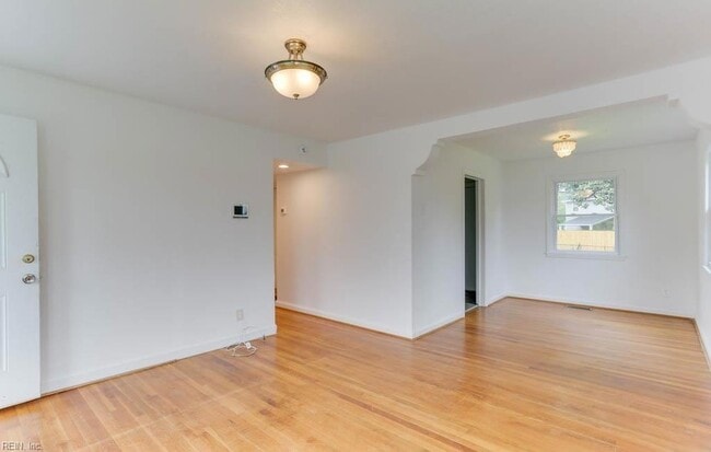 Photo - 7725 Fayver Ave