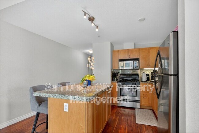 Photo - 1240 India St Unidad 618