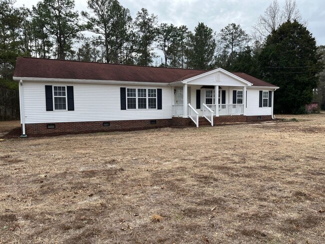 Building Photo - Amazing Gem in Lexington -  Lexington- Please call the Lexington Office to schedule tours: 803-35...