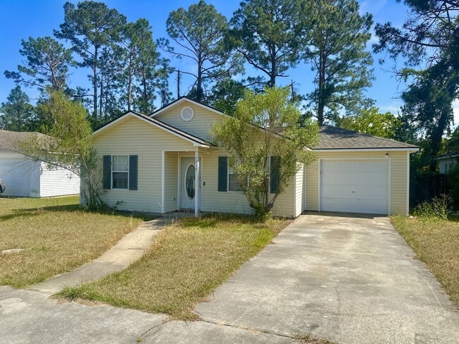 Building Photo - 1717 Largo Cir
