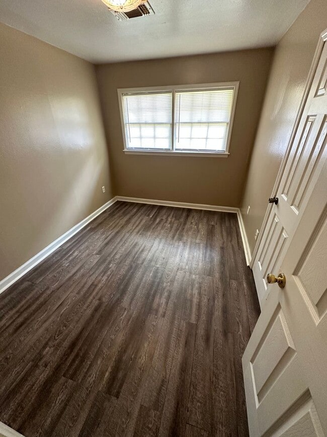 Photo - 3/1 move in ready! First Month's Rent FREE!
