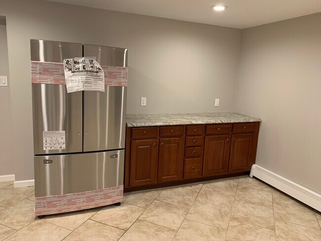 Kitchen/Dining - 9 Irish Ln Unit First floor
