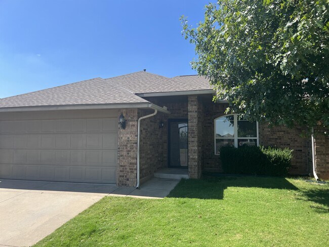 Photo - 901 Greenfield Ave