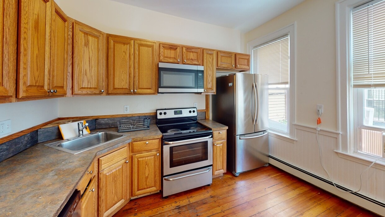 Photo - Private bedroom in 4 bed/1.5 bath Home