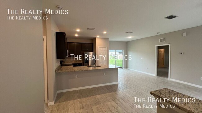 Photo - 3290 Halden Ave SE