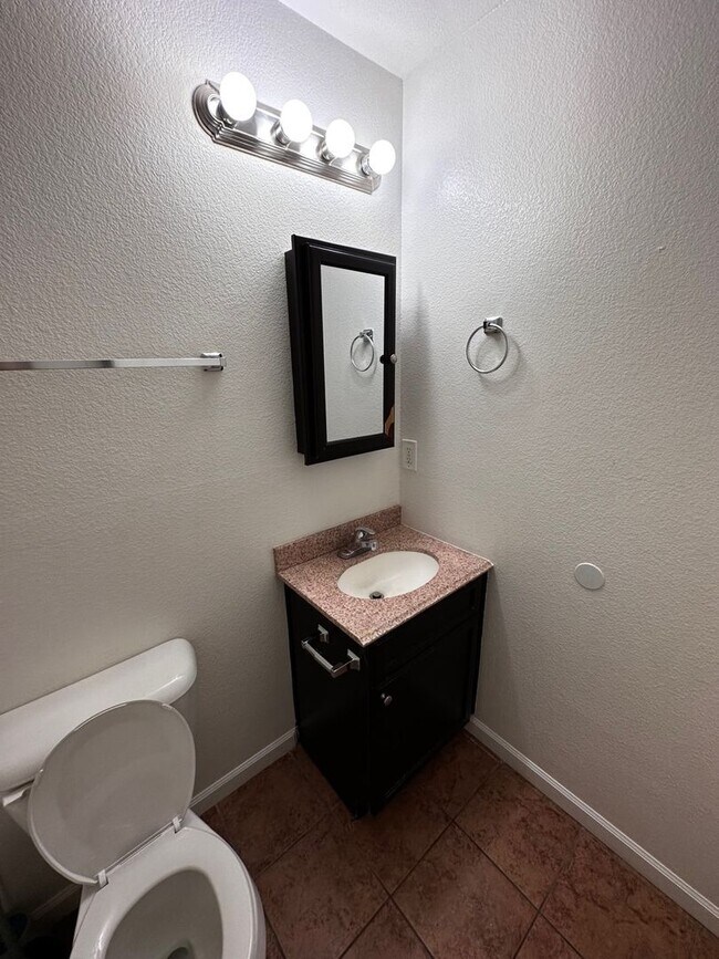 Great 2 Bedroom Townhouse Near UNLV! For Rent in Las Vegas, NV