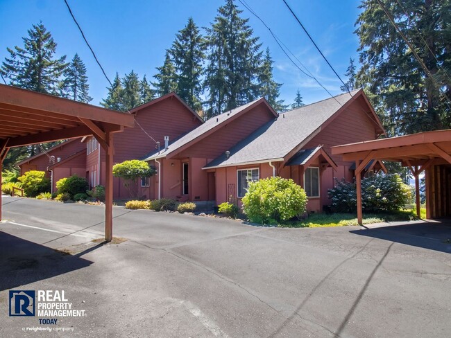 Photo - Freshly Updated Gig Harbor Townhome Near the Waterfront!