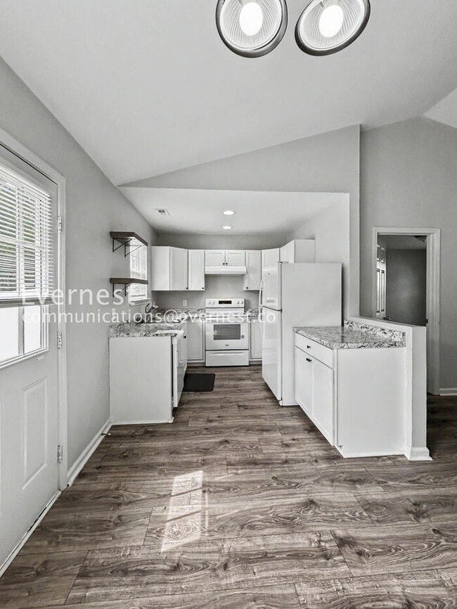 Photo - 1439 Clooney Ln