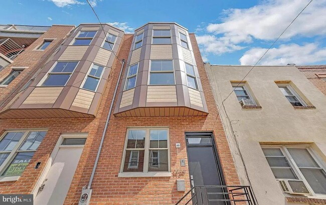 Building Photo - 1439 S Taylor St Rental