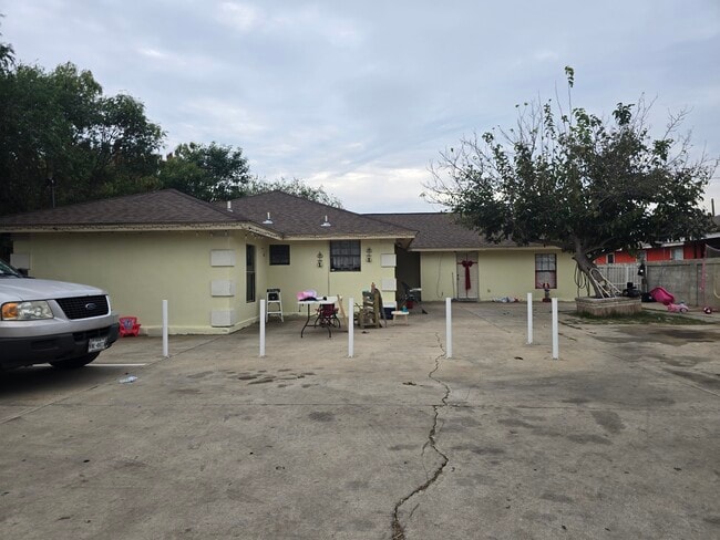 Photo - 2016 S India Ave