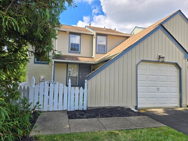 Building Photo - 1722 McNelis Dr Rental