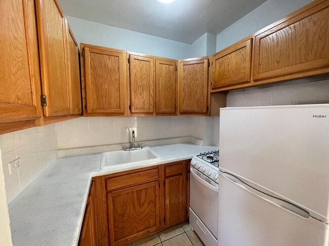 Photo - 661 W Sheridan Rd Unit 106